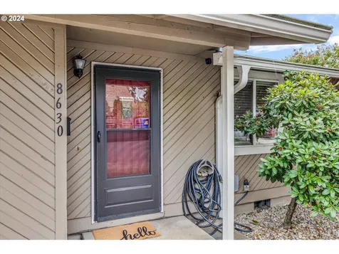 8630 SE Glenwood Street Portland OR 97266