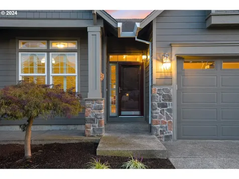 582 Tukwila Drive Woodburn OR 97071