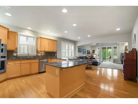 582 Tukwila Drive Woodburn OR 97071