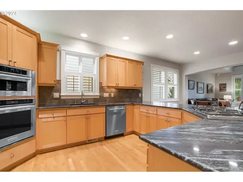 582 Tukwila Drive Woodburn OR 97071