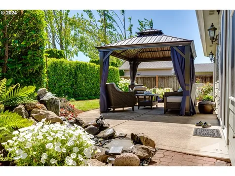 999 Old Orchard Lane Springfield OR 97477