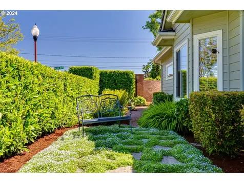 999 Old Orchard Lane Springfield OR 97477