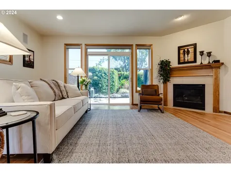 999 Old Orchard Lane Springfield OR 97477