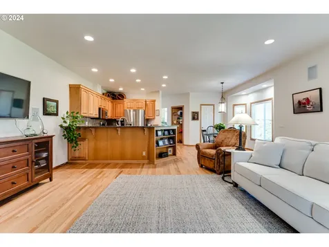 999 Old Orchard Lane Springfield OR 97477