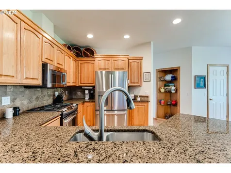 999 Old Orchard Lane Springfield OR 97477