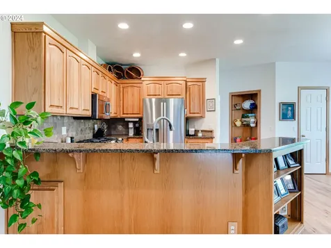 999 Old Orchard Lane Springfield OR 97477