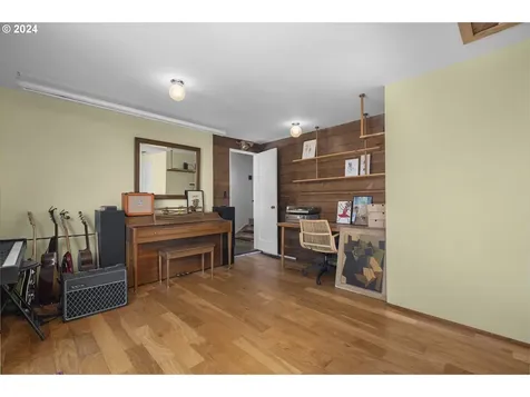 30 Ne Morgan Street Portland OR 97211