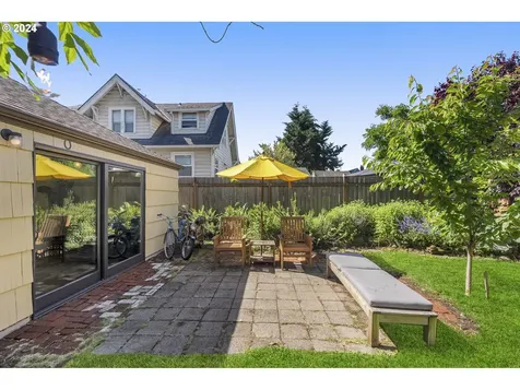 30 Ne Morgan Street Portland OR 97211