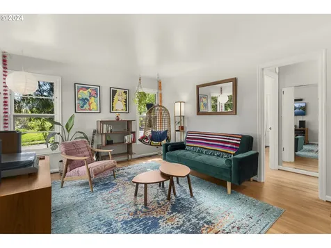 30 Ne Morgan Street Portland OR 97211