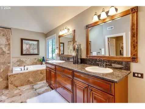 2370 NW 141st Place Portland OR 97229