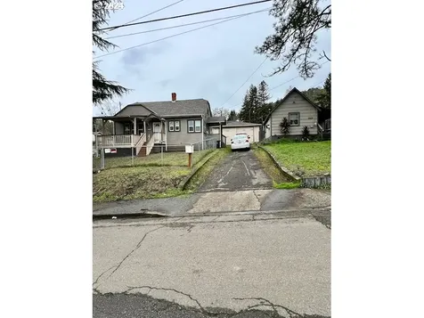 1734 Ne Klamath Avenue Roseburg OR 97470