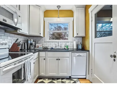 34 Se 71st Avenue Portland OR 97215
