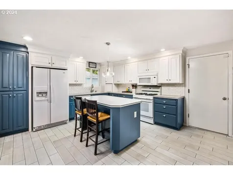19637 Ne Holladay Street Portland OR 97230