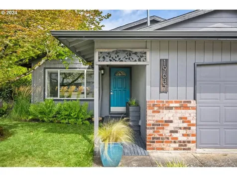 19637 Ne Holladay Street Portland OR 97230