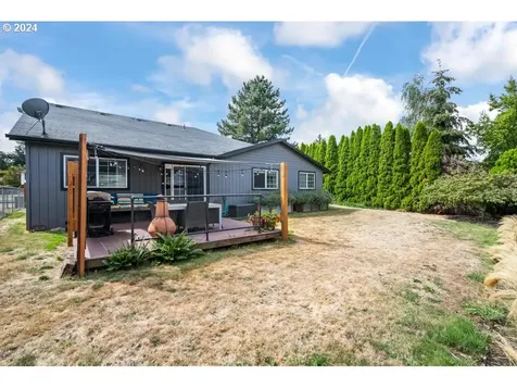 19637 Ne Holladay Street Portland OR 97230