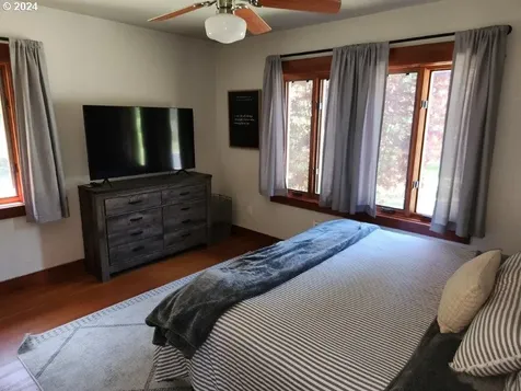 71828 London Weyerhaeuser Road Cottage Grove OR 97424
