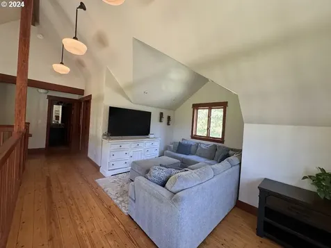 71828 London Weyerhaeuser Road Cottage Grove OR 97424