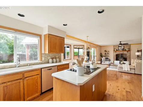 1646 Sw 26th Court Gresham OR 97080