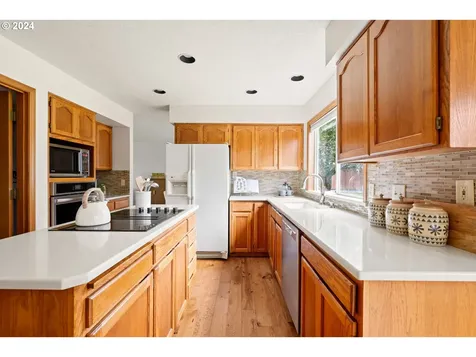 1646 Sw 26th Court Gresham OR 97080