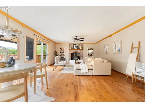 1646 Sw 26th Court Gresham OR 97080