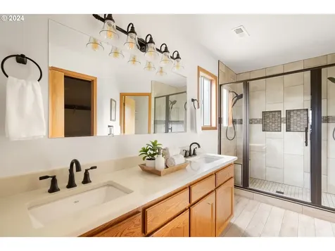 1646 Sw 26th Court Gresham OR 97080