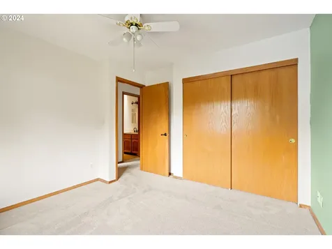 1646 Sw 26th Court Gresham OR 97080