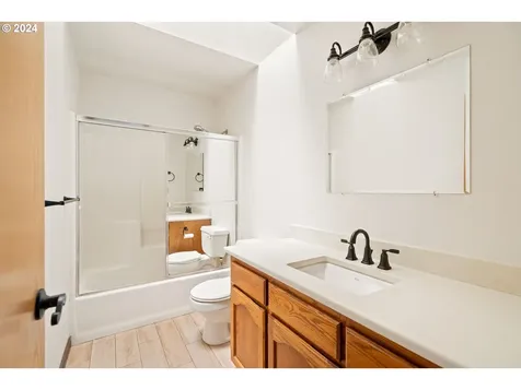 1646 Sw 26th Court Gresham OR 97080