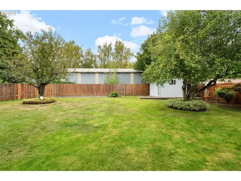1646 Sw 26th Court Gresham OR 97080
