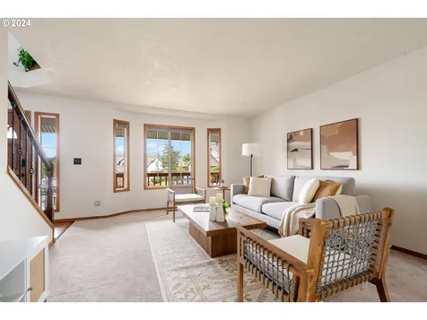 1646 Sw 26th Court Gresham OR 97080