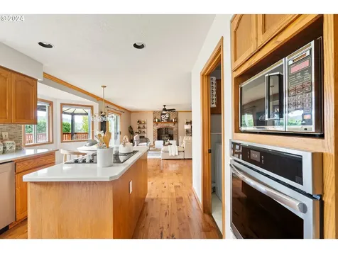 1646 Sw 26th Court Gresham OR 97080