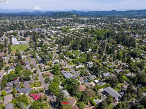 7210 Se Mill Street Portland OR 97215