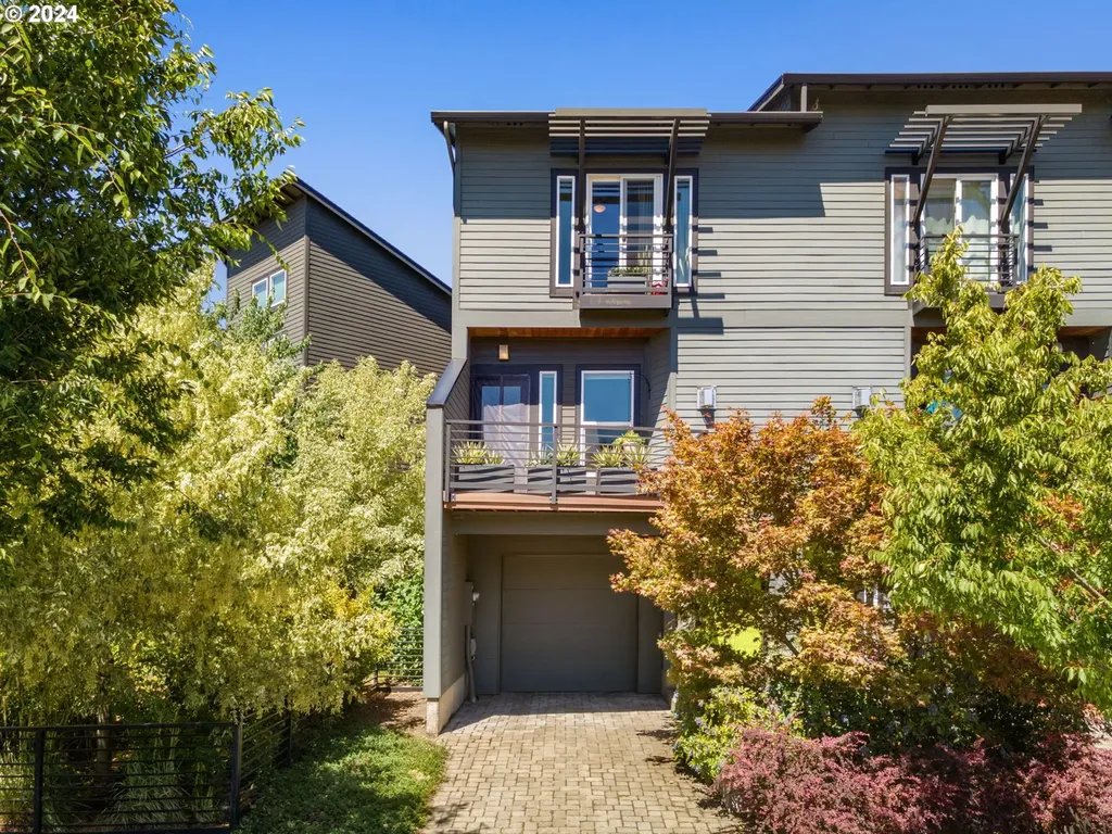 509 NE Ainsworth Street Portland OR 97211