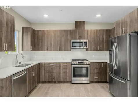 509 NE Ainsworth Street Portland OR 97211
