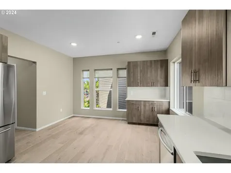 509 NE Ainsworth Street Portland OR 97211