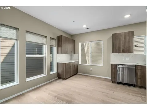 509 NE Ainsworth Street Portland OR 97211