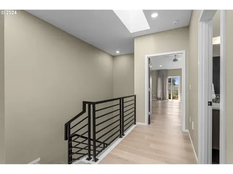 509 NE Ainsworth Street Portland OR 97211