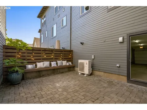 509 NE Ainsworth Street Portland OR 97211