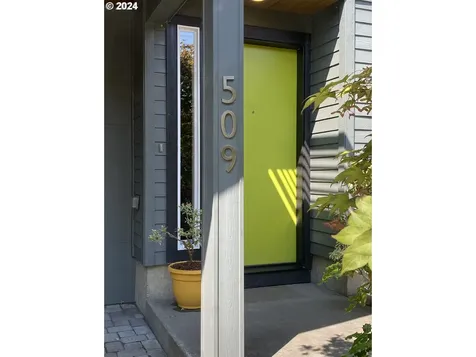 509 NE Ainsworth Street Portland OR 97211