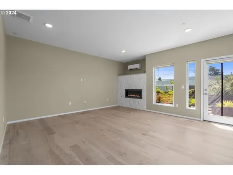 509 NE Ainsworth Street Portland OR 97211