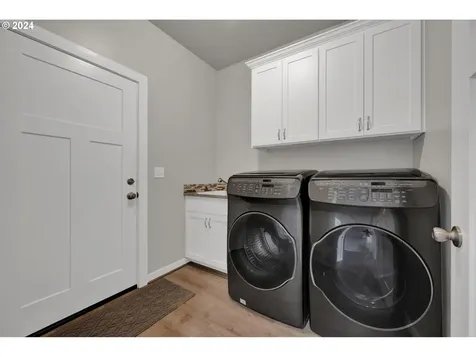 621 Harding Place Cottage Grove OR 97424