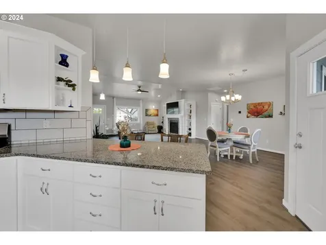 621 Harding Place Cottage Grove OR 97424