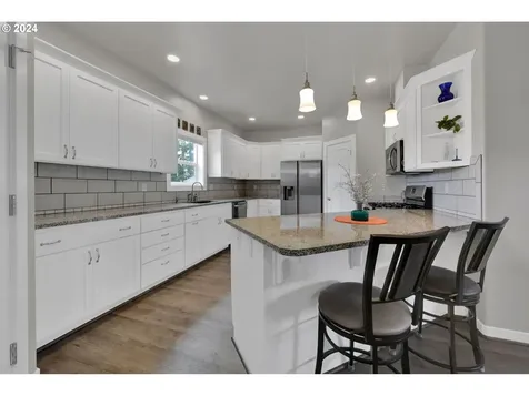 621 Harding Place Cottage Grove OR 97424
