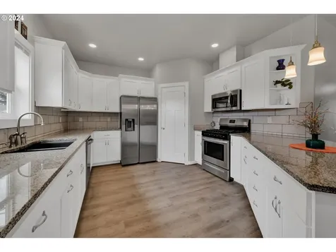 621 Harding Place Cottage Grove OR 97424