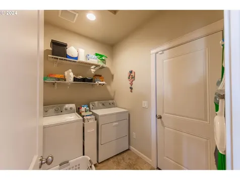 1841 Garfield Street North Bend OR 97459