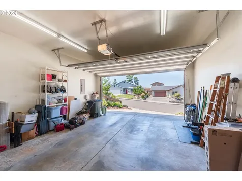 1841 Garfield Street North Bend OR 97459