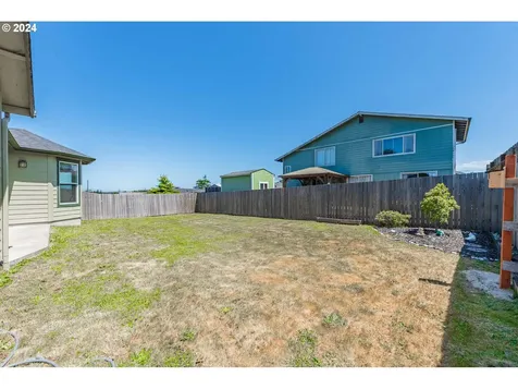 1841 Garfield Street North Bend OR 97459