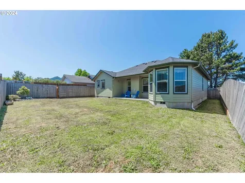 1841 Garfield Street North Bend OR 97459