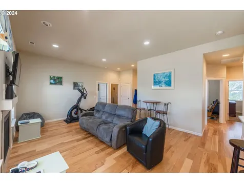 1841 Garfield Street North Bend OR 97459