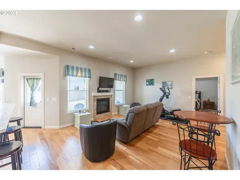 1841 Garfield Street North Bend OR 97459