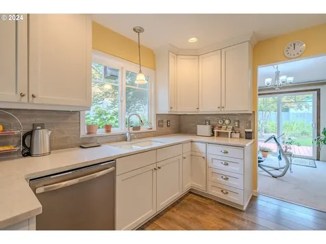 11601 NE 2nd Avenue Vancouver WA 98685